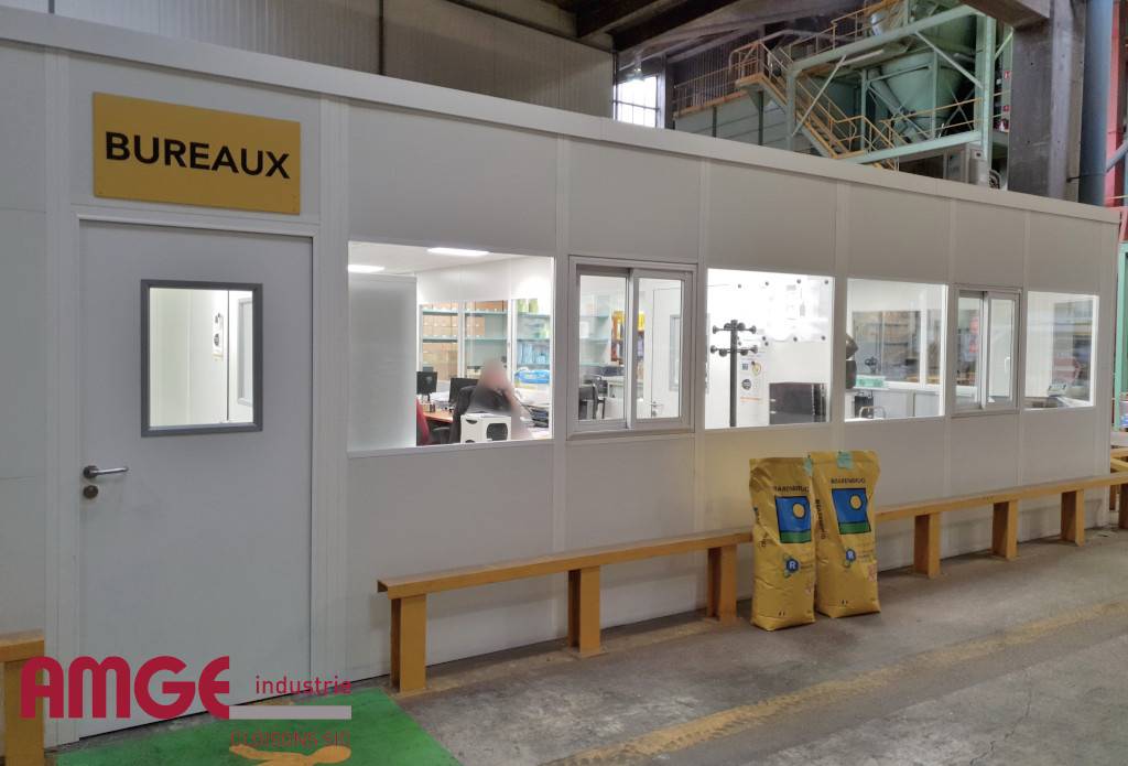 Cloison d'atelier isolée avec châssis coulissant