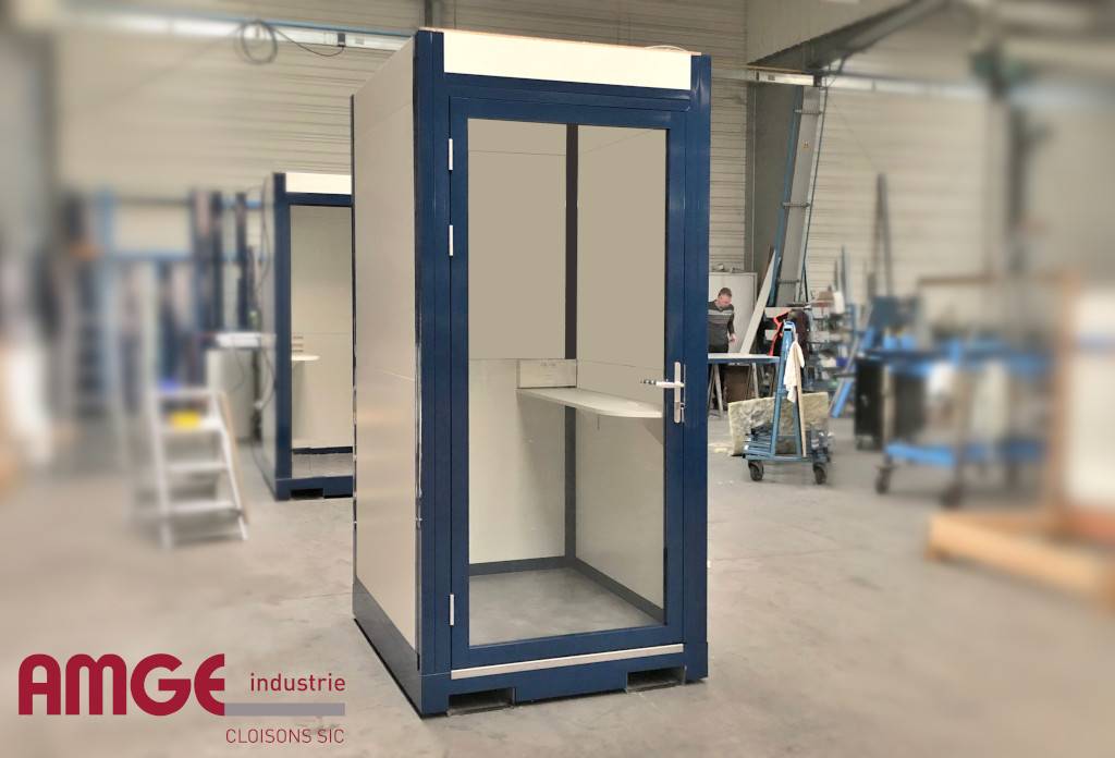 Cabine sur mesure avec équipement intérieur